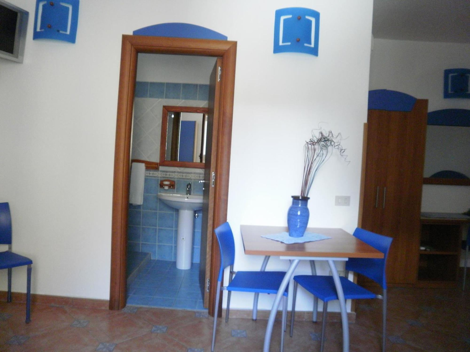Sogni Nel Blu Aparthotel Isola di Ustica Стая снимка