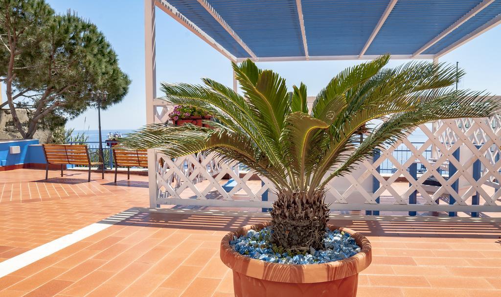 Sogni Nel Blu Aparthotel Isola di Ustica Екстериор снимка