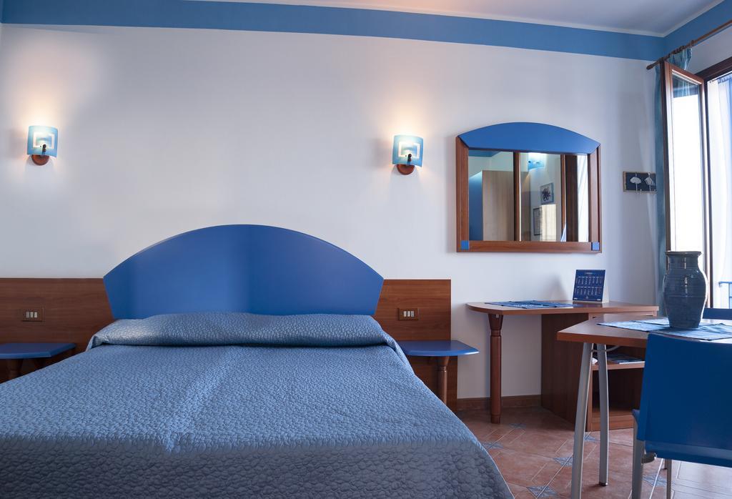 Sogni Nel Blu Aparthotel Isola di Ustica Екстериор снимка