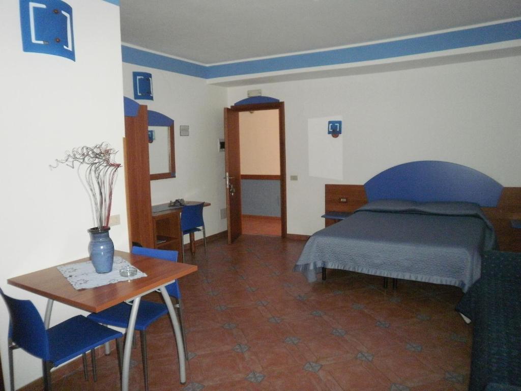 Sogni Nel Blu Aparthotel Isola di Ustica Стая снимка