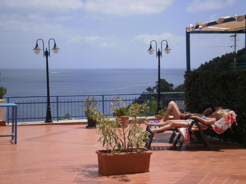 Sogni Nel Blu Aparthotel Isola di Ustica Екстериор снимка