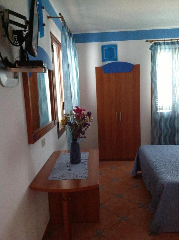 Sogni Nel Blu Aparthotel Isola di Ustica Стая снимка