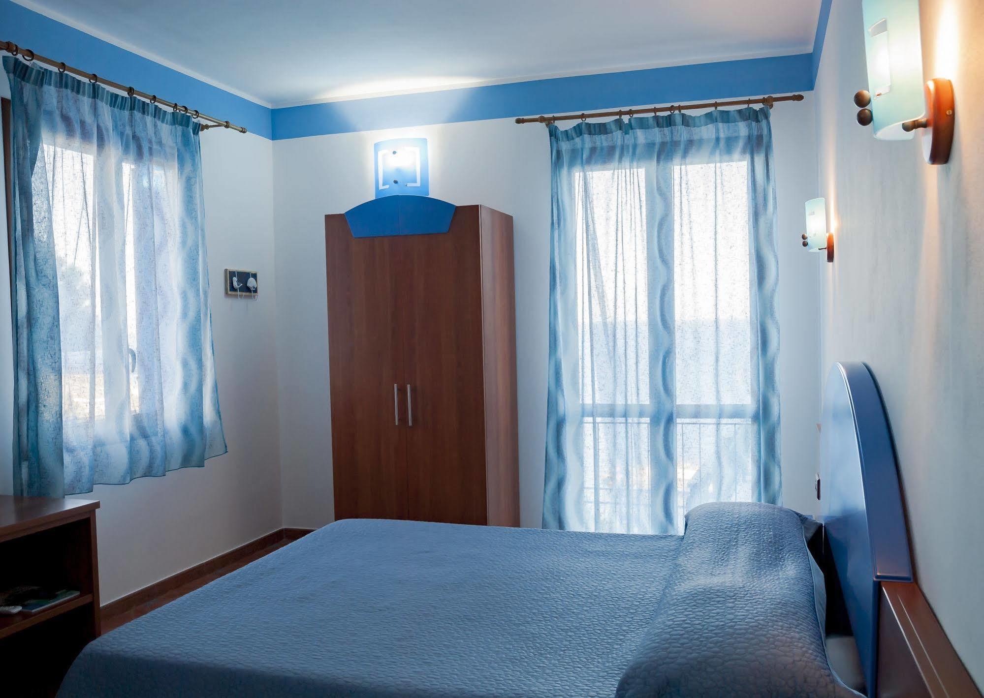 Sogni Nel Blu Aparthotel Isola di Ustica Екстериор снимка