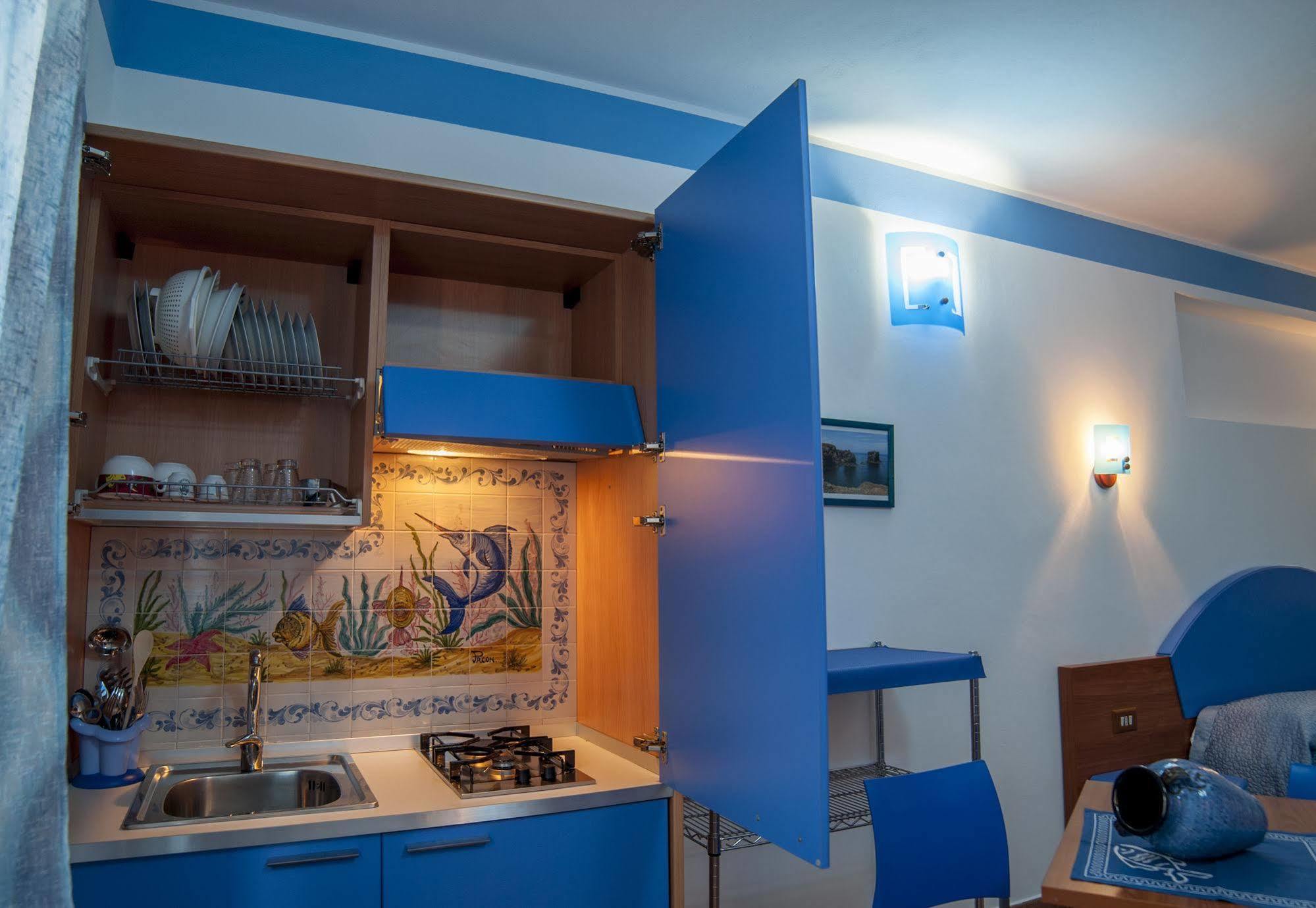 Sogni Nel Blu Aparthotel Isola di Ustica Екстериор снимка