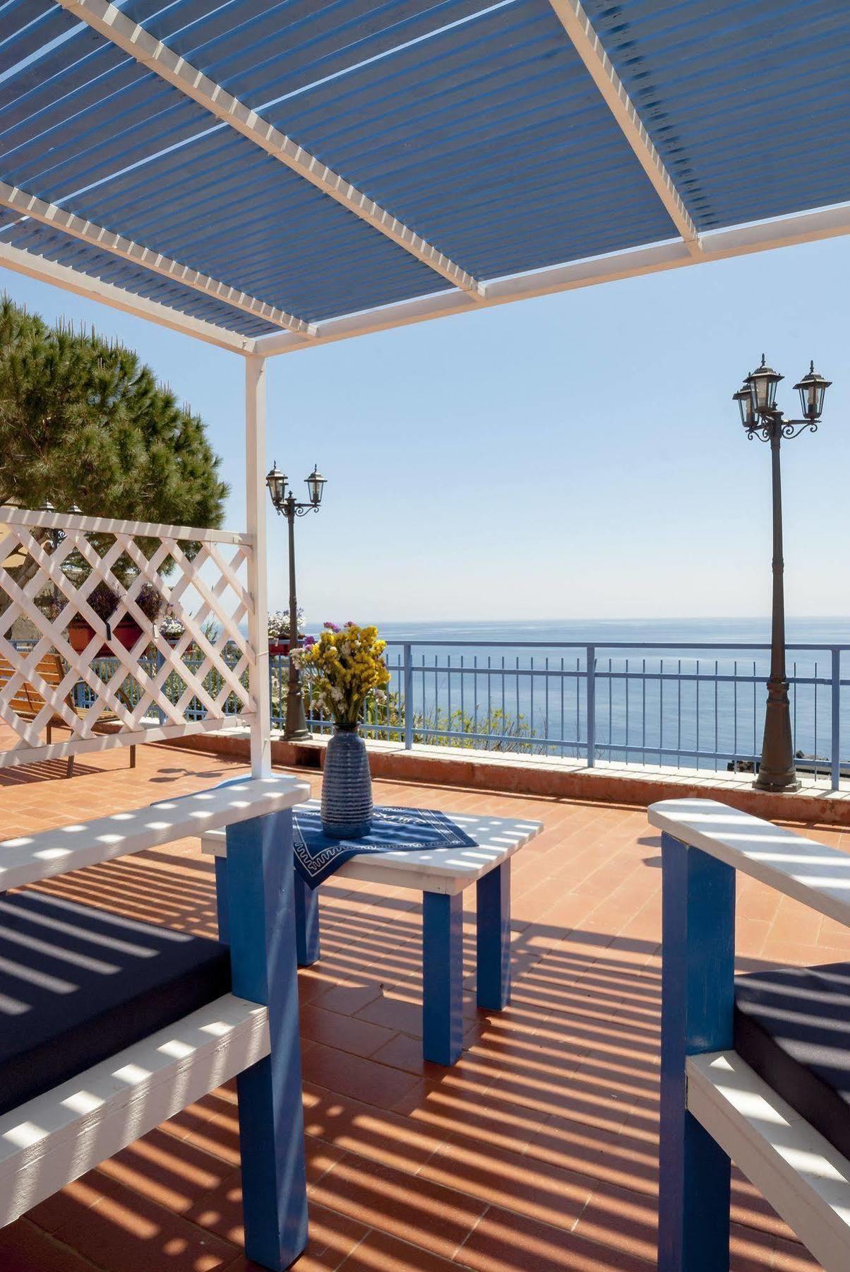 Sogni Nel Blu Aparthotel Isola di Ustica Екстериор снимка