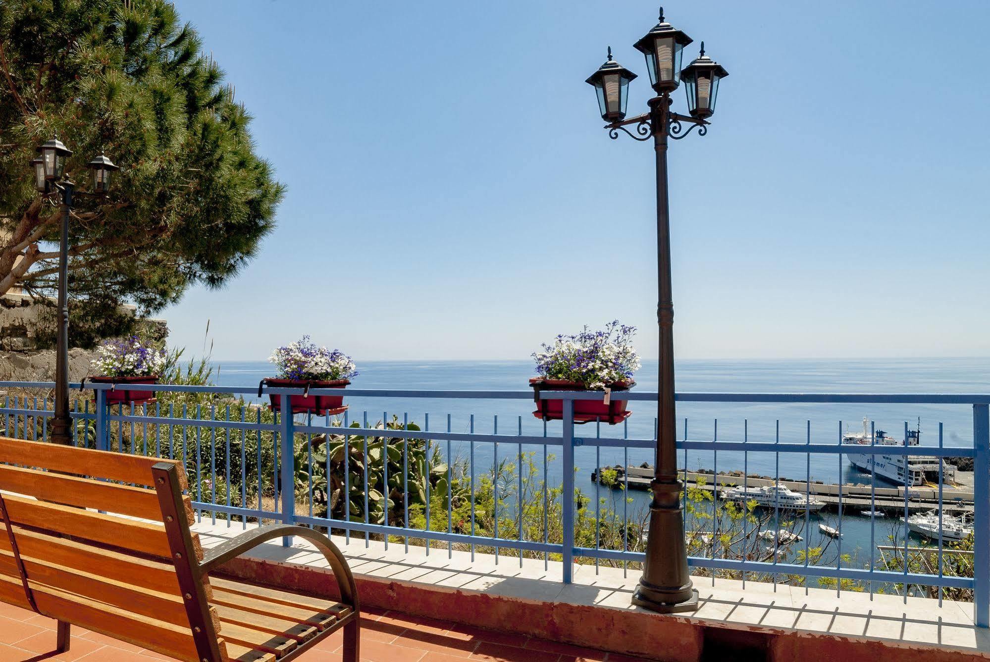 Sogni Nel Blu Aparthotel Isola di Ustica Екстериор снимка